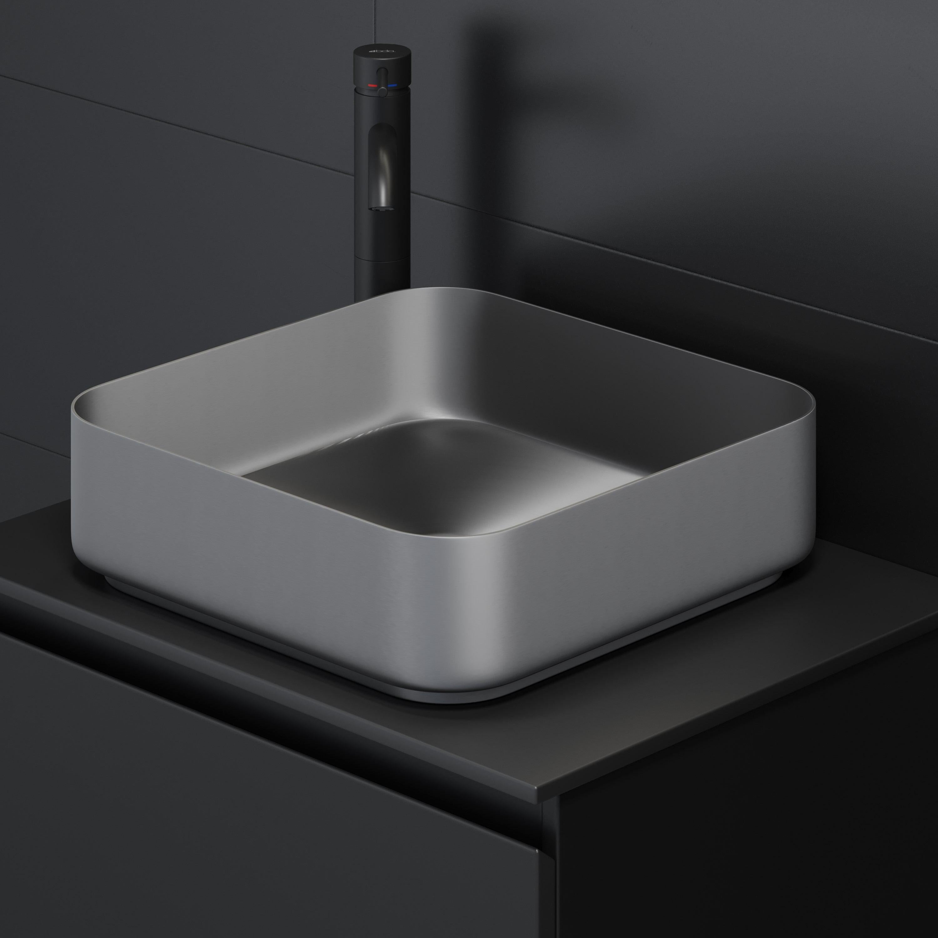 Larvik Freestanding Metal Wash Basin