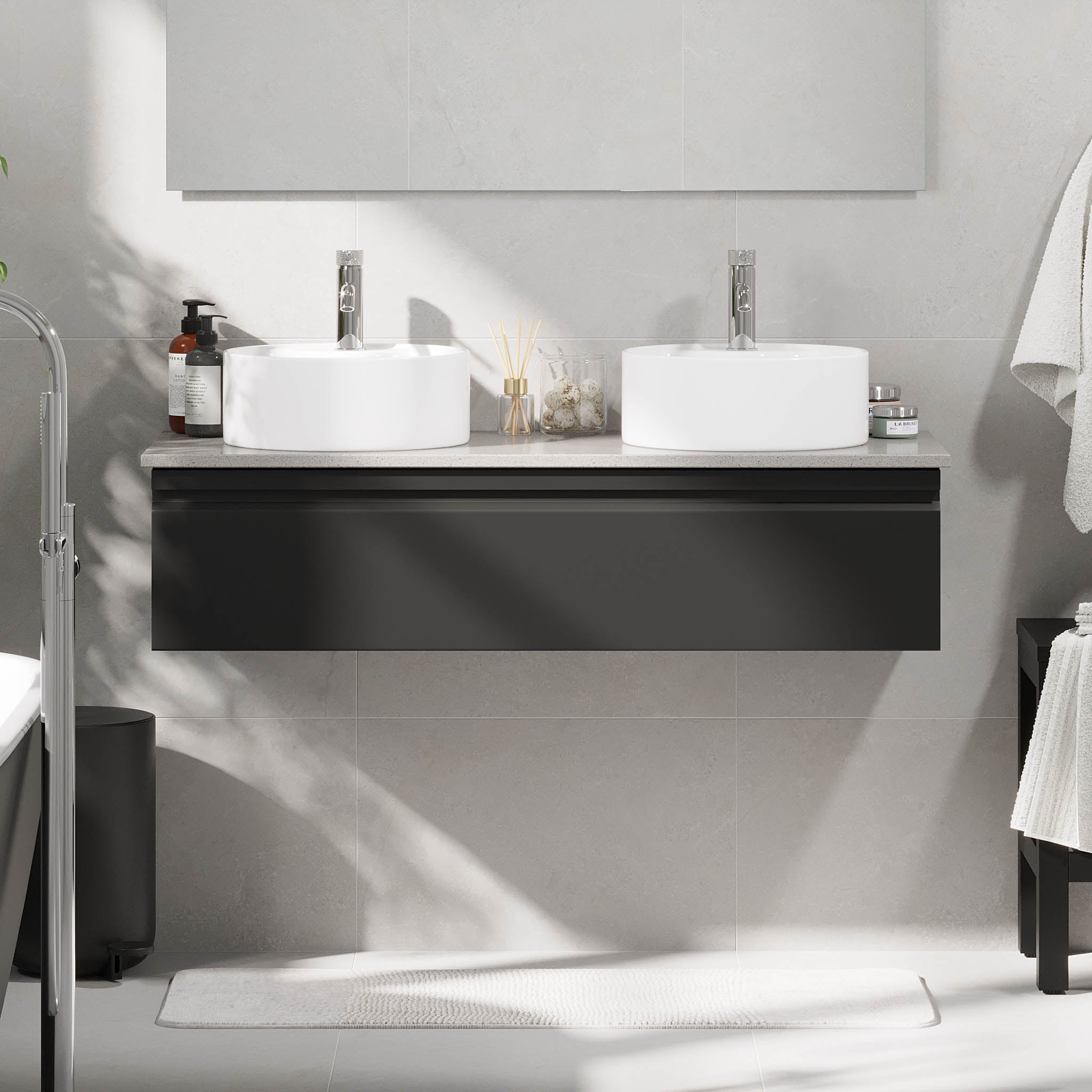 Mirage badeværelse møbler med grå bordplade, Matt Black